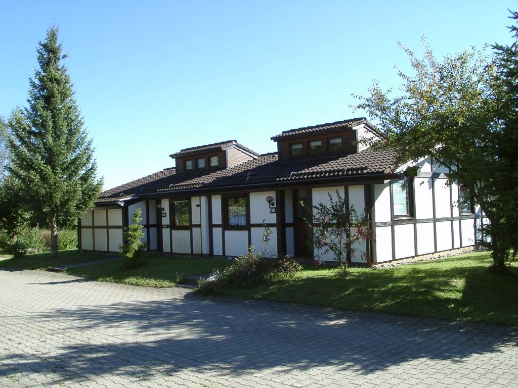 Außenansicht eines Doppelhauses Scout 44/56